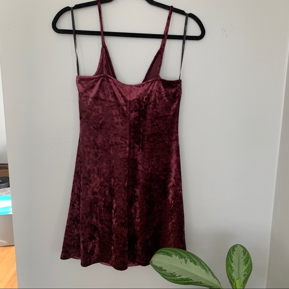 Maroon/Deep Purple Velvet Dress from Forever 21 - Picture 2 of 5